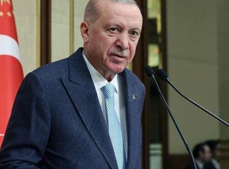 Cumhurbaşkanı Erdoğan&rsquo;dan Eğitimciler İ&ccedil;in &Ccedil;arpıcı Mesaj: “&Ouml;ğretmene Kalkan El, Geleceğimize Kalkmış Demektir”