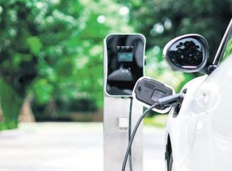 Elektrikli Ara&ccedil; Şarjında Şok Değişim: Yeni D&uuml;zenlemeler Neleri Getiriyor?