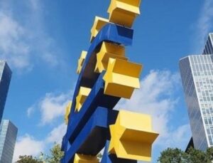 Euro B&ouml;lgesi’nde Ekonomik G&uuml;ven Sarsılıyor: T&uuml;keticiler Karamsar mı?