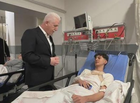 Fatih’te Dehşet Anları: Doğal Gaz Patlamasıyla İki Bina &Ccedil;&ouml;kt&uuml;, Vali Yaralıları Ziyaret Etti