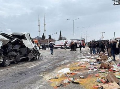 Fren Arızası Neden Oldu: Kamyon Kazasında 19 Yaralı