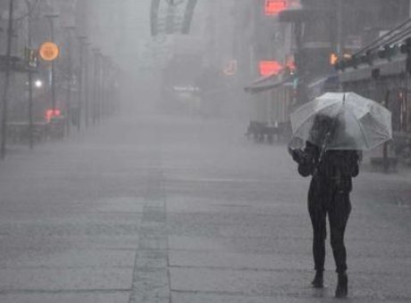 Hafta Sonu Planlarınızı G&ouml;zden Ge&ccedil;irin: T&uuml;rkiye’de Şiddetli Yağış ve Fırtına Bekleniyor!