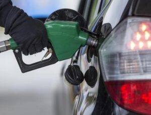 Petrol Fiyatlarında Şok Y&uuml;kseliş: Brent 114 Doları Ge&ccedil;ti, Piyasalar Endişeli