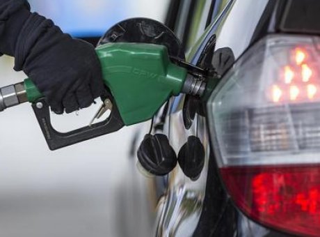 Petrol Fiyatlarında Şok Y&uuml;kseliş: Brent 114 Doları Ge&ccedil;ti, Piyasalar Endişeli