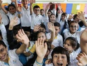 Şanlıurfa’da Sağanak Yağışlar Eğitime Ara Verdirtti: &Ouml;ğrenciler Ne Yapacak?