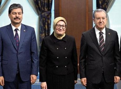 Siyasi Bayram Geleneği Sarsıldı: AK Parti ve CHP Neden Y&uuml;z Y&uuml;ze Gelmedi?