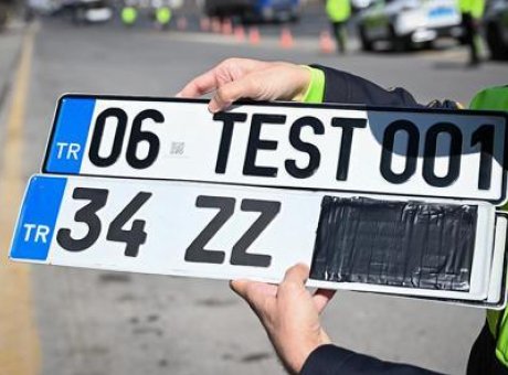 S&uuml;r&uuml;c&uuml;lere M&uuml;jde: Plaka Değişimi İ&ccedil;in Yeni Tarih 2027 Oldu!