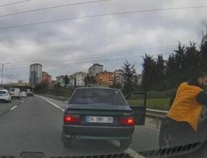 Trafikte Gerilim Tavan Yaptı: S&uuml;r&uuml;c&uuml;ler Arasında Tokatlı Kavga!