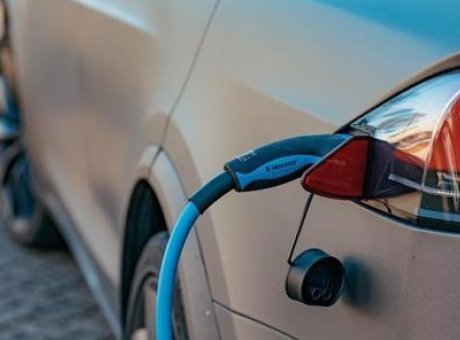 T&uuml;rkiye’de Elektrikli Ara&ccedil; Patlaması: 2025’te 400 Bin Sınırı Aşılacak mı?