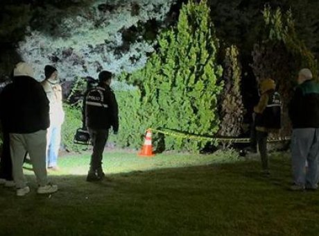 &Uuml;mraniye&rsquo;de Gizemli &Ouml;l&uuml;m: Parkta Bulunan Ceset Şok Etti