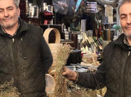 Zamanla Yok Olma Tehlikesi: Bir D&ouml;nemin Vazge&ccedil;ilmezi Hangi Geleneksel Ara&ccedil;?