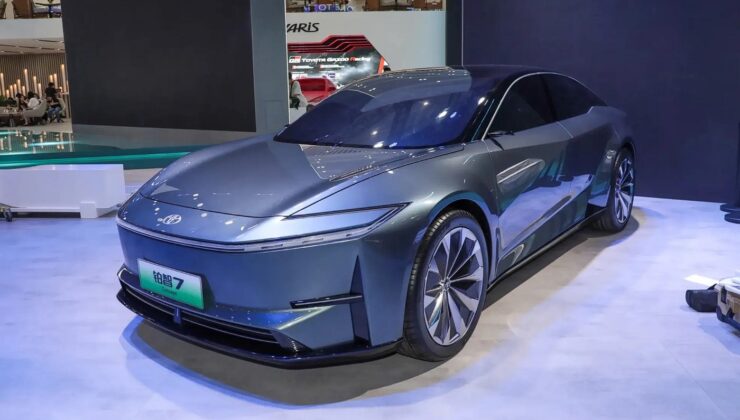 Elektrikli Otomobil D&uuml;nyasında Kartlar Yeniden Dağıtılıyor: Toyota bZ7 Fırtınası