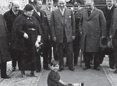 23 Nisan: Tarihin D&ouml;n&uuml;m Noktaları ve &Ccedil;ocukların Bayramı