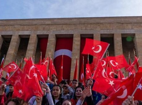 23 Nisan’da Siyasi D&uuml;nyadan &Ccedil;arpıcı Mesajlar: Geleceğe Dair &Ouml;nemli Vurgular