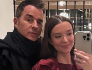 54 Yaşında Hayalini Ger&ccedil;ekleştirdi: &Uuml;nl&uuml; Oyuncudan Sevgi Dolu Bebek M&uuml;jdesi!