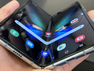 Mobil Teknolojide Yeni Bir D&ouml;nem: Ekranların Katlandığı D&uuml;nyada Değişen G&uuml;&ccedil; Dengeleri