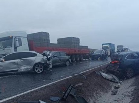 Aksaray’da Feci Kaza: Yolcu Otob&uuml;s&uuml; 10 Araca &Ccedil;arptı, 7 Yaralı!