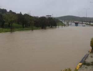Antakya’da Sel Alarmı: Eğitime Ara Verildi! 32 Kişi Kurtarıldı