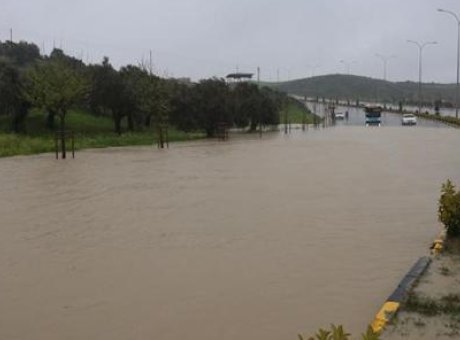 Antakya’da Sel Alarmı: Eğitime Ara Verildi! 32 Kişi Kurtarıldı