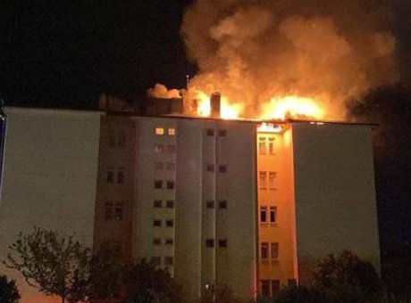 Aydın’da Lise Yurdunun &Ccedil;atısında Yangın: 46 &Ouml;ğrenci G&uuml;venli Şekilde Tahliye Edildi