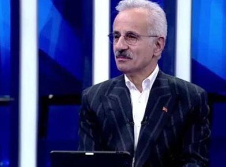 Bakan Uraloğlu’ndan &Ccedil;arpıcı A&ccedil;ıklama: Deprem ve Savaş Riski Ulaşımı Nasıl Etkiliyor?