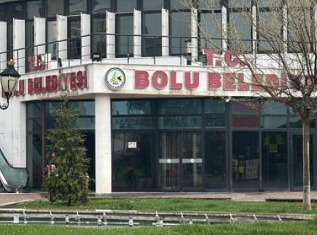 Bolu’da Siyasi &Ccedil;alkantı: Belediye Başkan Yardımcıları G&ouml;zaltına Alındı