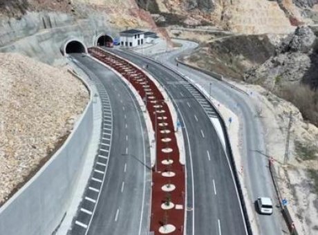 &Ccedil;orum’un Trafik Sorununa &Ccedil;&ouml;z&uuml;m: Yeni Otoyol ve T&uuml;nel İle Yol S&uuml;resi 15 Dakikaya İniyor!