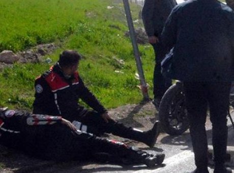 Ehliyetsiz s&uuml;r&uuml;c&uuml;n&uuml;n ka&ccedil;ışı: Polislere &ccedil;arpıp 520 bin TL ceza aldı!