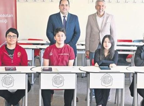 Gen&ccedil;lerin Geleceği İ&ccedil;in Yeni Bir Adım: 100 Bin &Ouml;ğrenciye Yapay Zek&acirc; Eğitimi