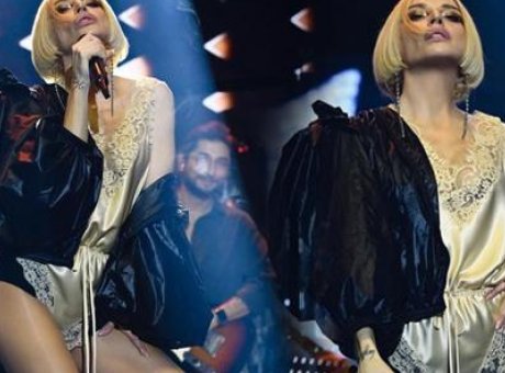 G&uuml;lşen’in Cesur Tarzı: Konserdeki Şovuyla Sosyal Medyayı Salladı