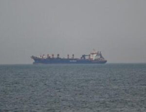 H&uuml;rm&uuml;z Boğazı’nda Ticaret Sarsılıyor: Savaşın G&ouml;lgesinde Gemi Ge&ccedil;işleri D&uuml;ş&uuml;şte!