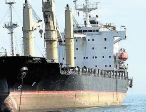 H&uuml;rm&uuml;z Boğazı’ndaki Kriz: 19 Saatlik &Ouml;zg&uuml;rl&uuml;k Sonrası Yeniden Kapandı!