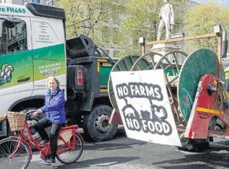 İrlandalı &Ccedil;ift&ccedil;ilerin Mazot İsyanı: “Yakıt Yoksa Gelecek de Yok”