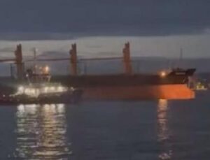 İstanbul Boğazı’nda Fırtına Gibi Olay: Arızalanan Gemi Trafiği Durdurdu!