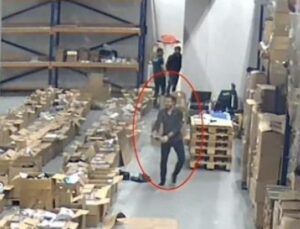 İstanbul Havalimanı’nda Ka&ccedil;ak&ccedil;ılık Şoku: 4 G&uuml;mr&uuml;k G&ouml;revlisi G&ouml;zaltında!