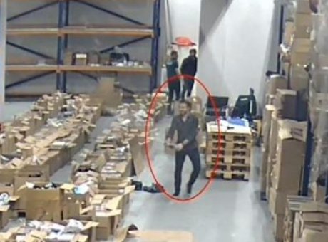 İstanbul Havalimanı’nda Ka&ccedil;ak&ccedil;ılık Şoku: 4 G&uuml;mr&uuml;k G&ouml;revlisi G&ouml;zaltında!