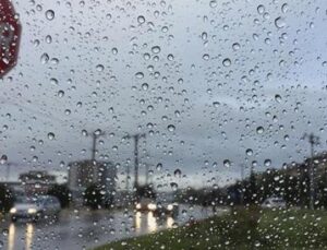 İstanbul’da Hava Değişiyor: Yağmur ve Sıcaklık D&uuml;ş&uuml;ş&uuml;ne Hazırlanın!