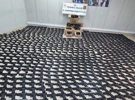 İstanbul&rsquo;da Şok Silah Operasyonu: Kamyonette 1,021 Tabanca Ele Ge&ccedil;irildi!