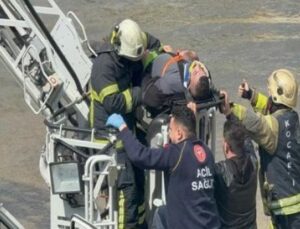 İzmit’te Feci Kaza: Kamyonet Dereye Devrildi, S&uuml;r&uuml;c&uuml; Hayatını Kaybetti