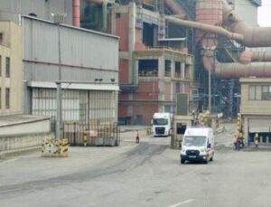 Kocaeli&rsquo;de Fabrikada Y&uuml;ksekten D&uuml;şme Faciası: 4 İş&ccedil;iden 3’&uuml; Hayatını Kaybetti