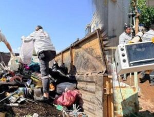 K&uuml;t&uuml;k&ccedil;&uuml; Mahallesi’nde 3 Yıldır S&uuml;ren Kabus: 4 Kamyon &Ccedil;&ouml;p &Ccedil;ıktı!