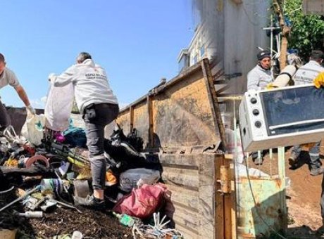 K&uuml;t&uuml;k&ccedil;&uuml; Mahallesi’nde 3 Yıldır S&uuml;ren Kabus: 4 Kamyon &Ccedil;&ouml;p &Ccedil;ıktı!