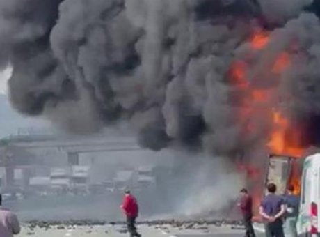 Kuzey Marmara Otoyolu’nda Korkun&ccedil; TIR Yangını: Trafik Fel&ccedil; Oldu!