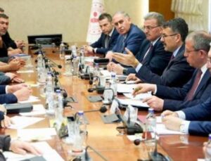 Maden İş&ccedil;ileri Eylemi Sonlandırdı: İşverenle Masada Anlaştılar