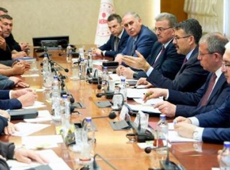 Maden İş&ccedil;ileri Eylemi Sonlandırdı: İşverenle Masada Anlaştılar