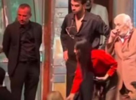 M&uuml;jdat Gezen’in Sağlık Durumu Tehlikede: ‘Gırgıriye M&uuml;zikali’nde Şok Gelişme!