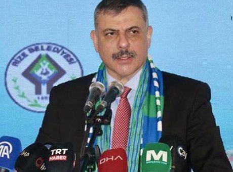 “Rize’de Kitap Fuarı A&ccedil;ılışı: Bakan &Ccedil;ift&ccedil;i’den Okumanın &Ouml;nemi &Uuml;zerine Vurgu”