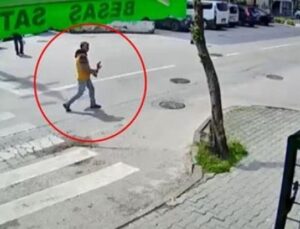 Şehitlikteki Heykelin &Ccedil;alınması: G&uuml;venlik Kamerasında Şok G&ouml;r&uuml;nt&uuml;ler