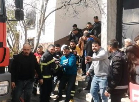 Tokat&rsquo;ta Yangın Faciası: Cesur Komşu Hayat Kurtarmak İ&ccedil;in Dumanın İ&ccedil;ine Daldı