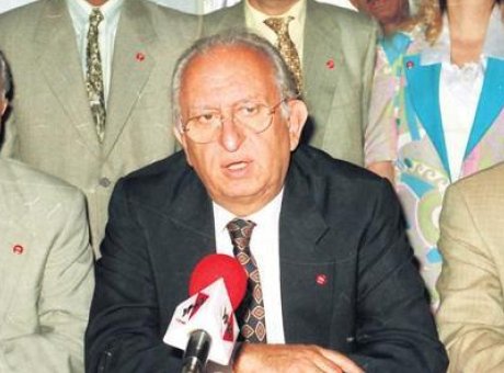 T&uuml;rk Siyasetinin Renkli İsimlerinden H&uuml;samettin Cindoruk Hayatını Kaybetti